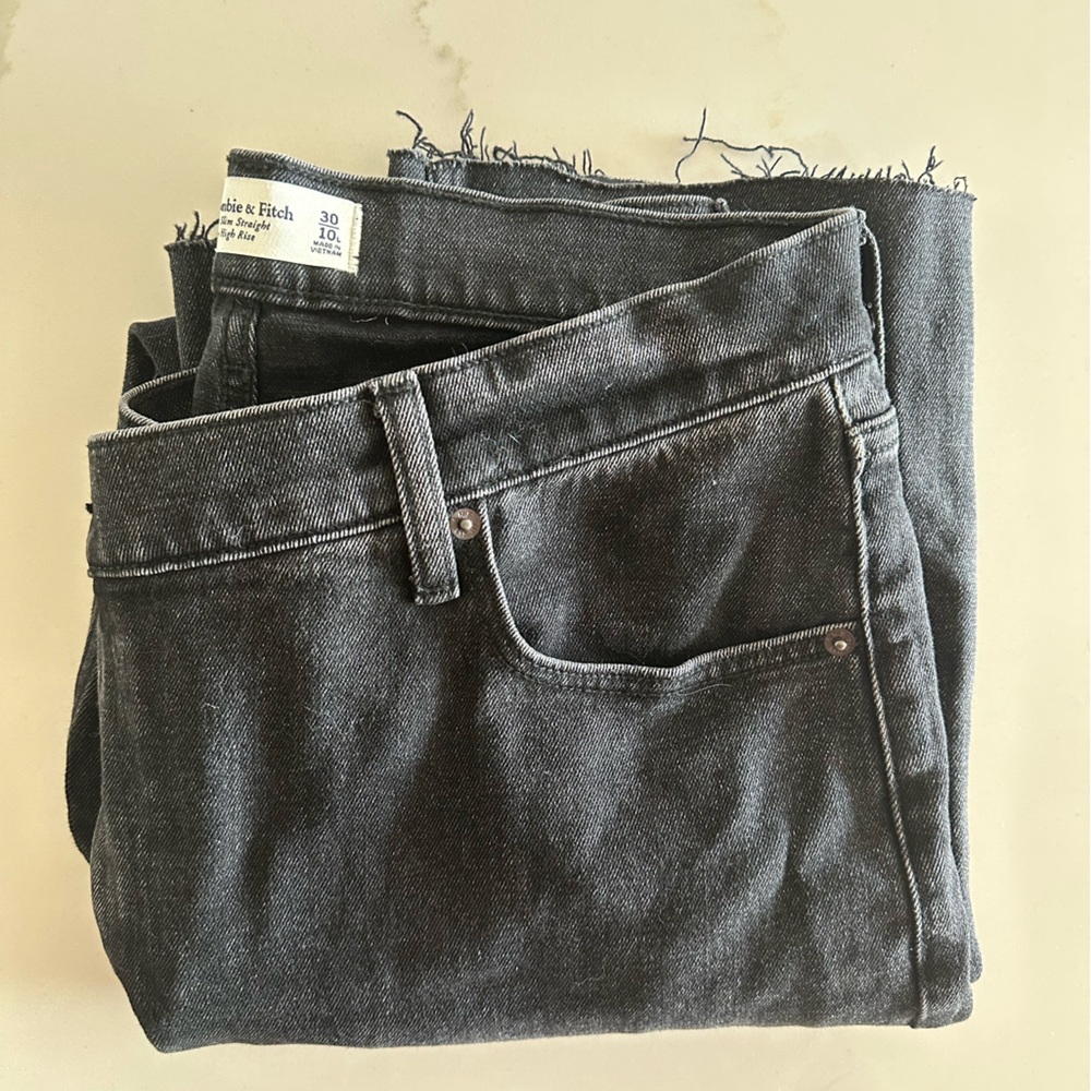 90s Slim Straight Jeans
